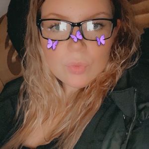 Meet your Posher, Alyssa